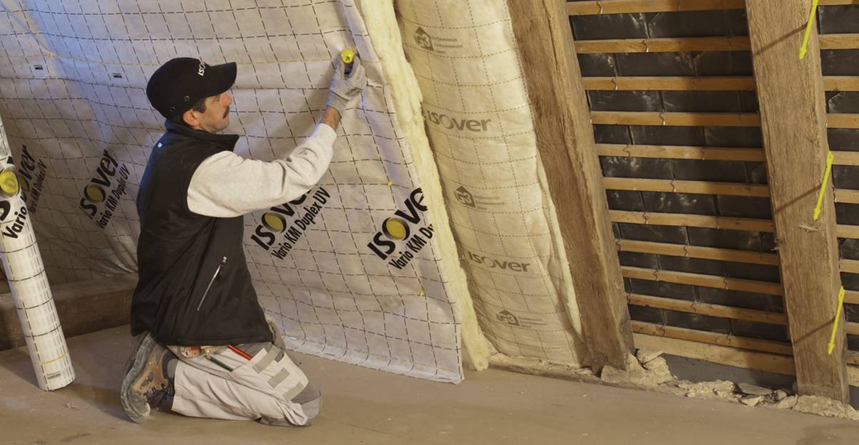 L’isolation intérieure de la toiture ou l’isolation sous rampants 