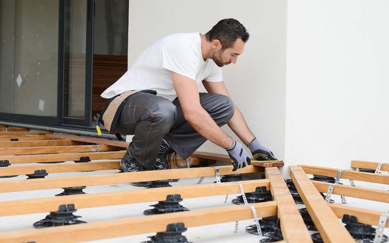 Les meilleurs artisans pour vos travaux de terrasse avec La Maison Saint-Gobain