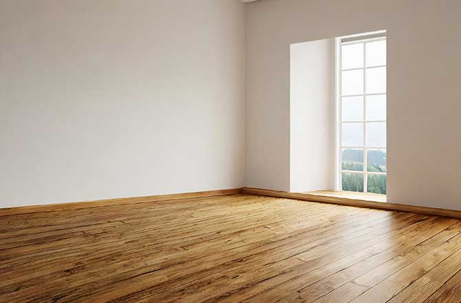 La lumière met en valeur la structure de ce beau parquet