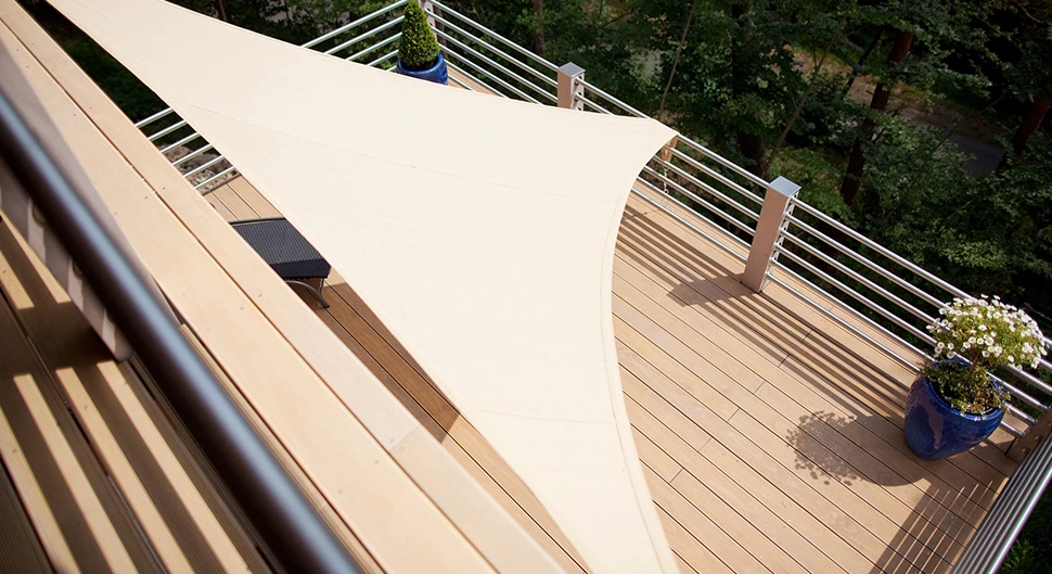 Voile d’ombrage et store de jardin : comment faire le bon choix 