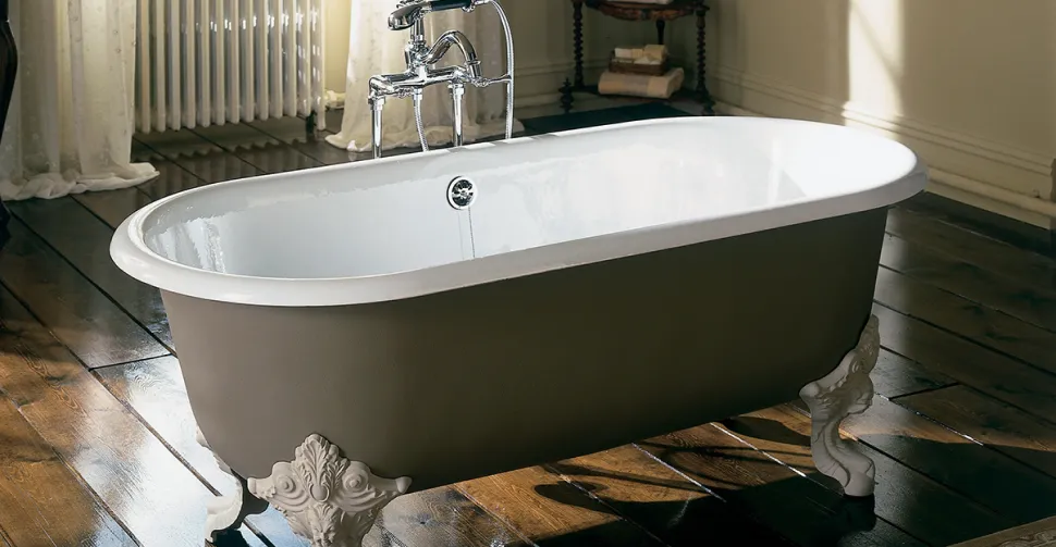 baignoire ilot au style rétro