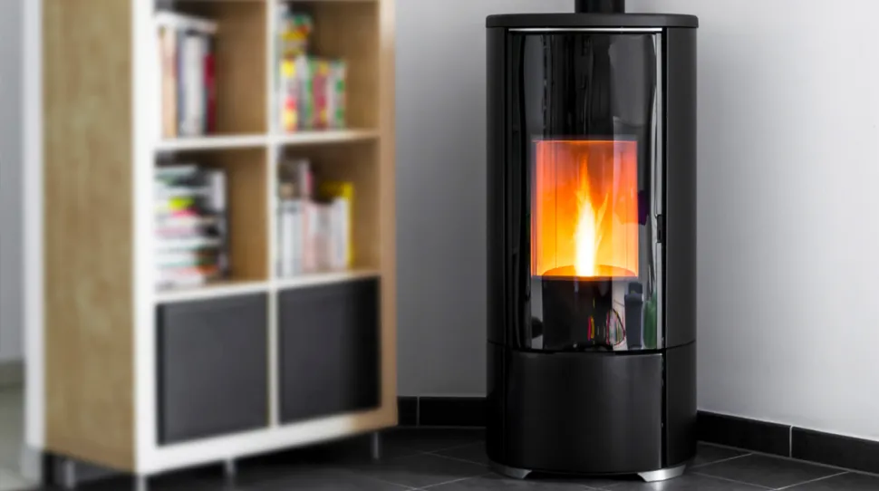 Prix d'un poêle à granulés en 2024 : tarifs et installation