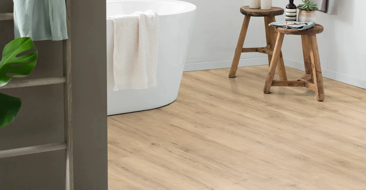 Bien choisir son sol stratifié de salle de bain
