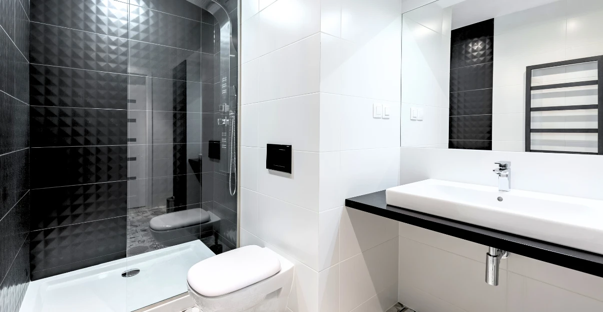 Salle de bain blanche et noire : top 10 des inspirations La Maison Saint-Gobain