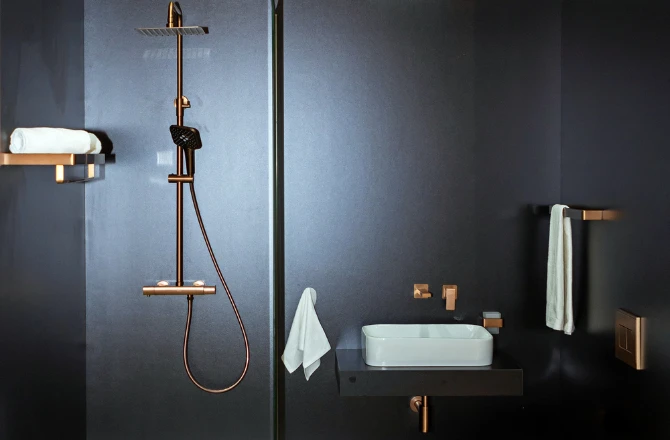 Salle de bain blanche et noire : top 10 des inspirations La Maison Saint-Gobain