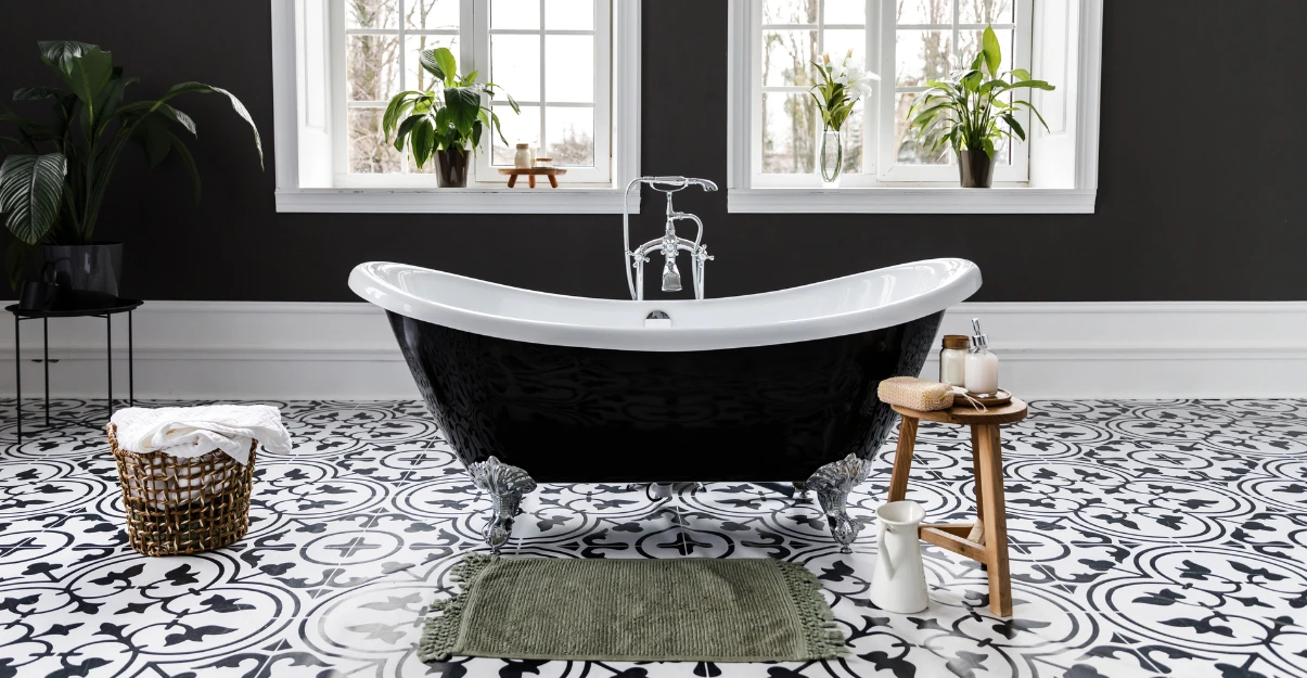 Salle de bain blanche et noire : top 10 des inspirations La Maison Saint-Gobain