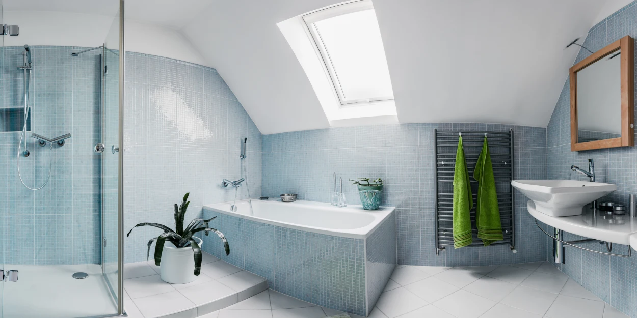 Salle de bain bleue : inspiration Éclats Polaires