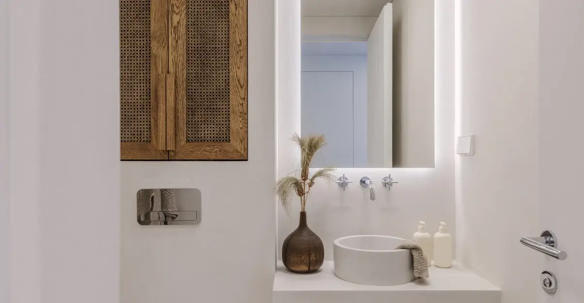 Style wabi-sabi dans la salle de bain