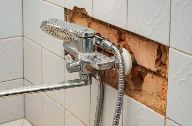 Mauvaise étanchéité dans une salle de bain