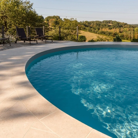 Dallage en pierre naturelle Calcaire Alhambra beige