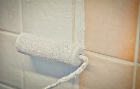 Application de la sous-couche adaptée