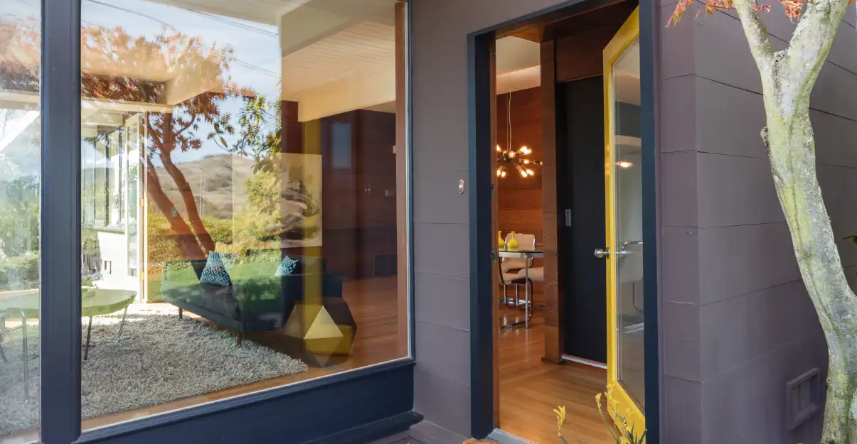 Porte d'entrée vitrée