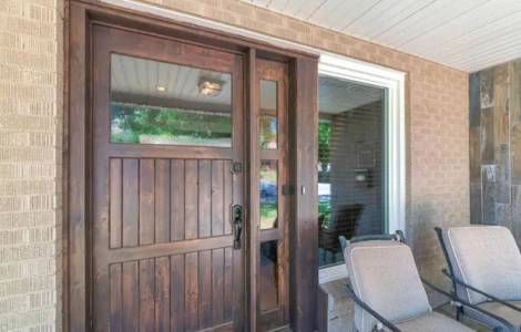 Porte d'entrée en bois