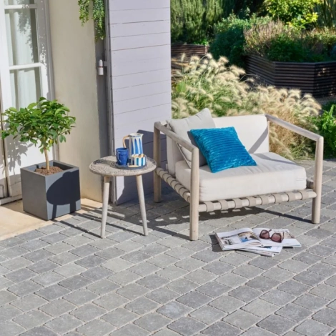 Pavé drainant en béton Newhedge aspect vieilli gris