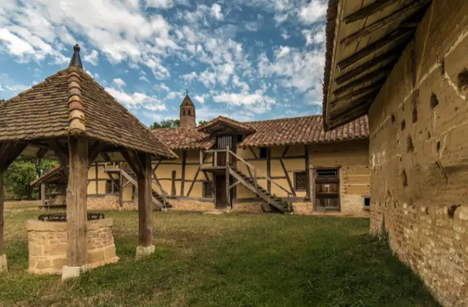 Rénover une maison en pisé