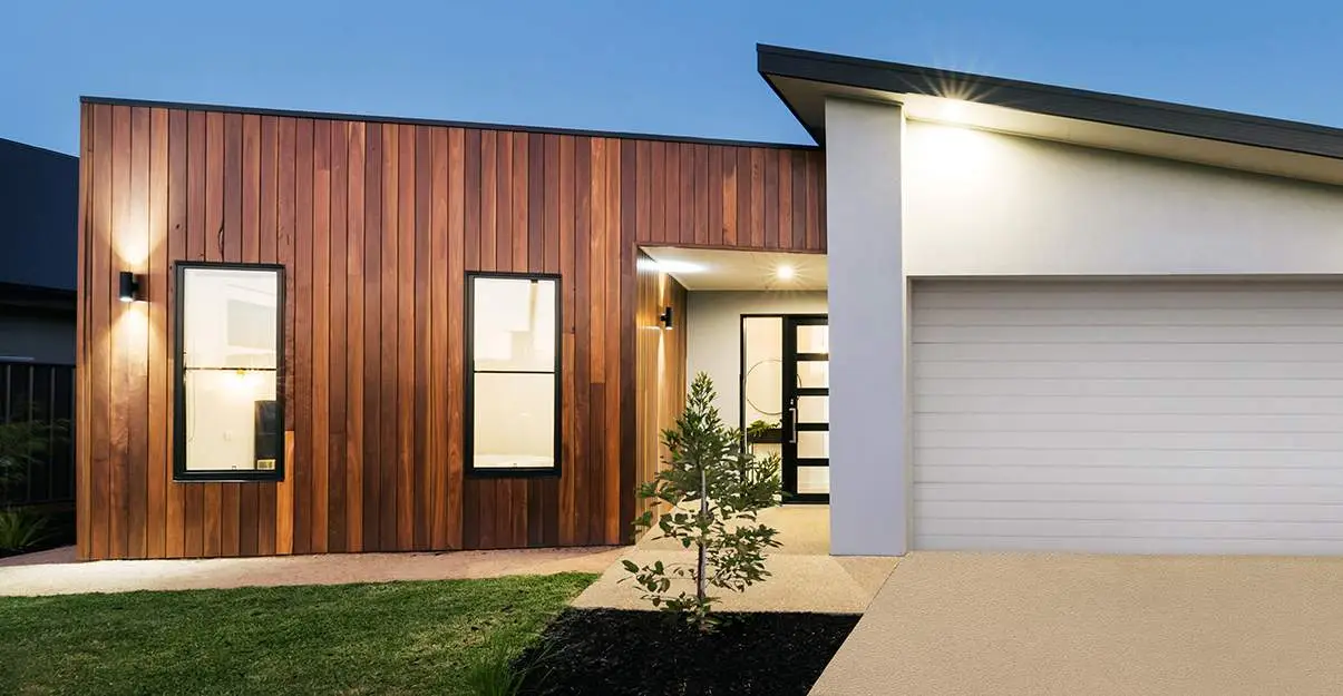 Bardage extérieur de façade en bois moderne et design